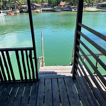 Hotel Mooi Park Sorong Esterno foto