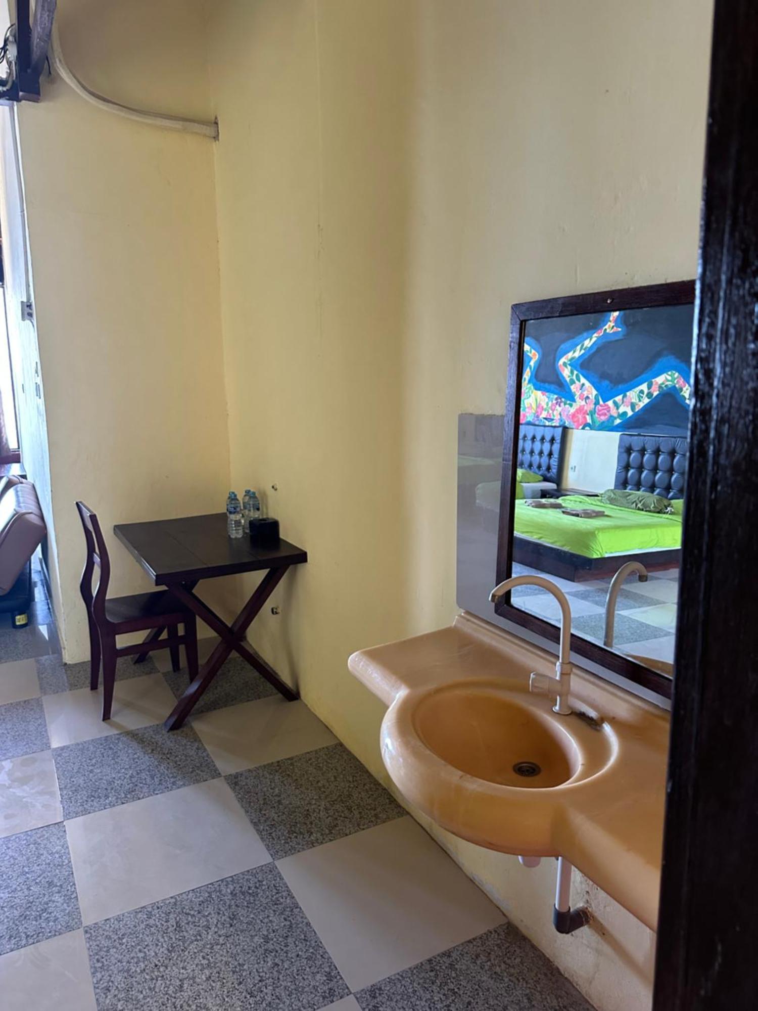 Hotel Mooi Park Sorong Esterno foto