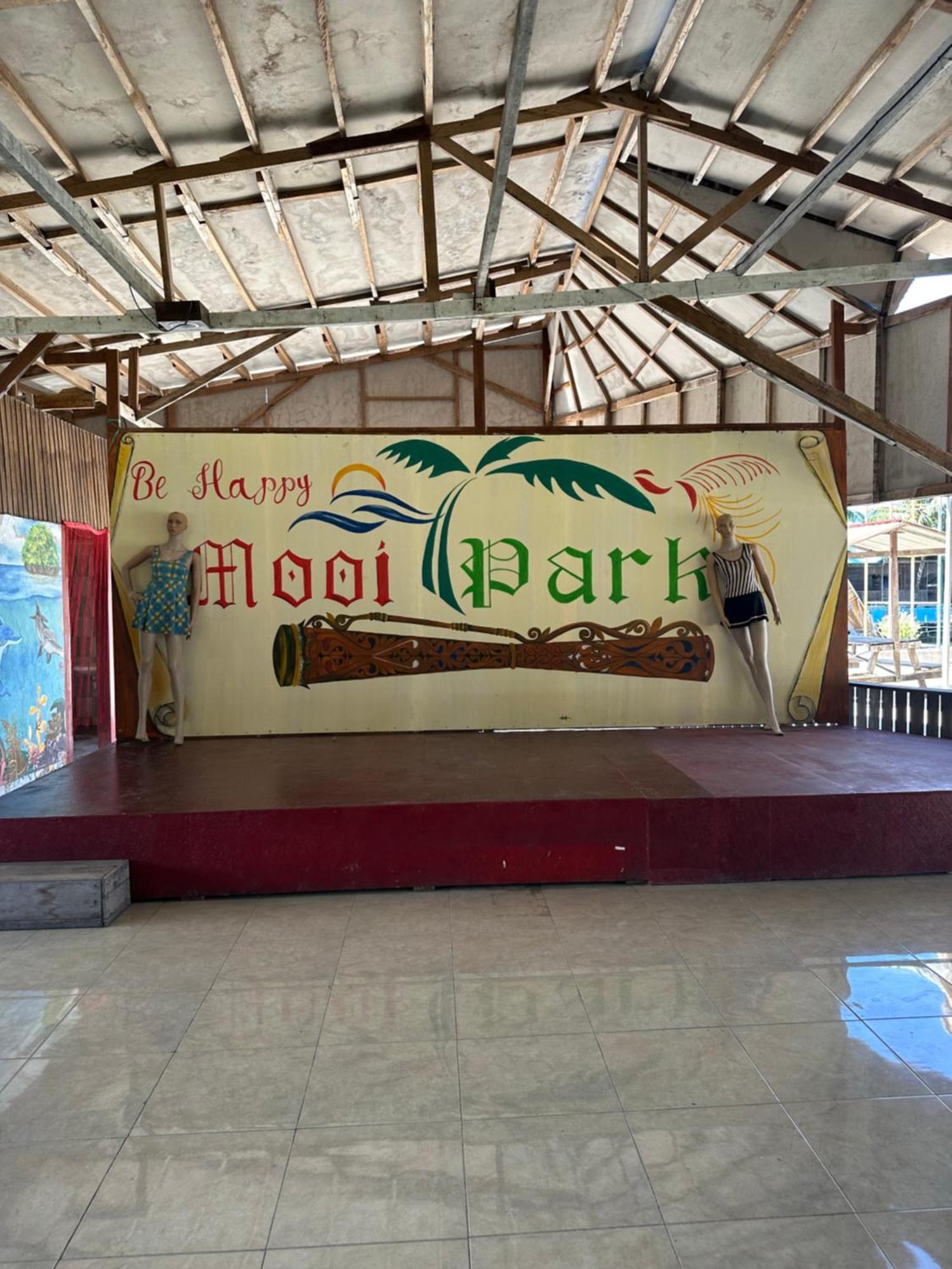 Hotel Mooi Park Sorong Esterno foto