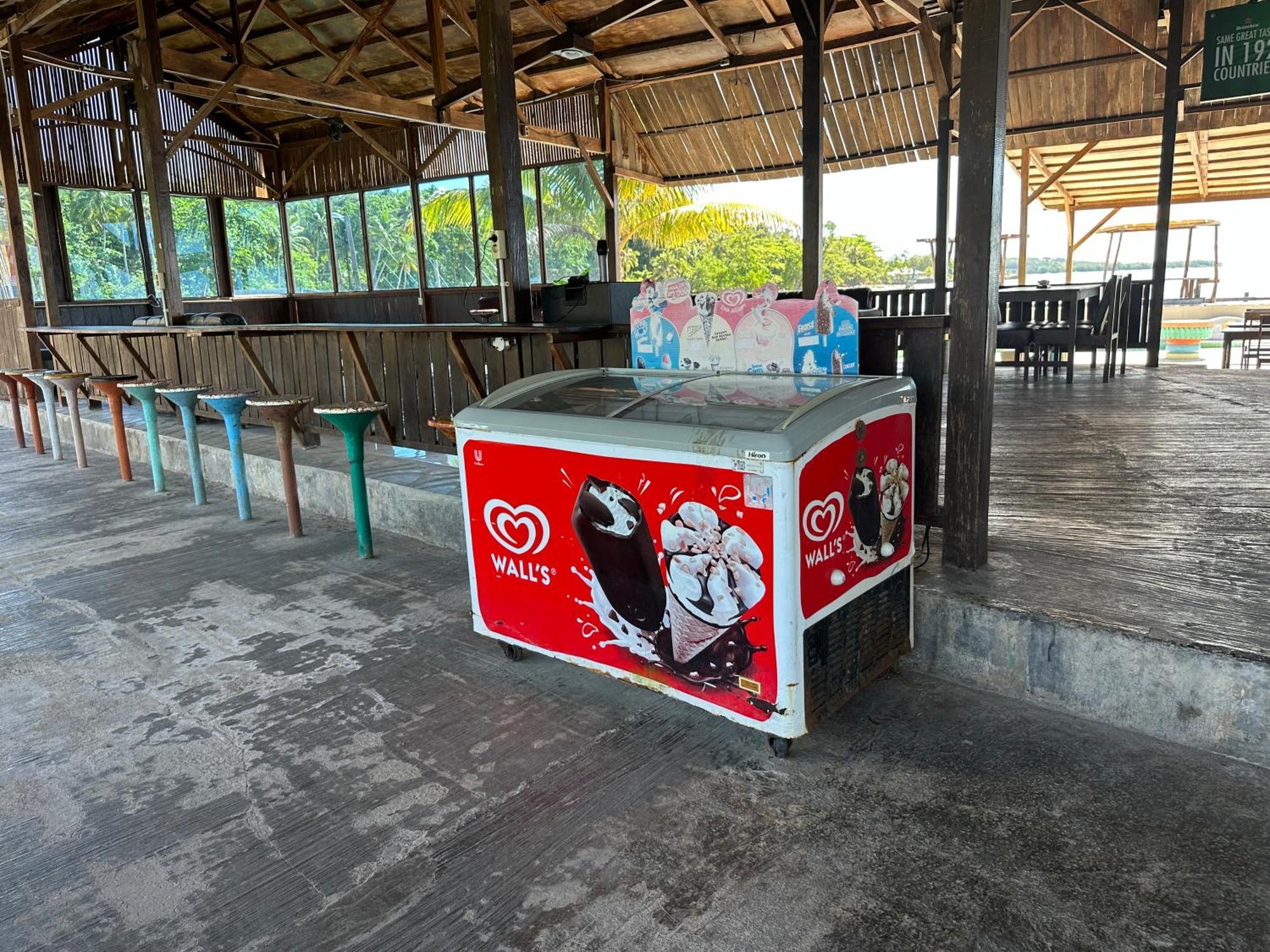 Hotel Mooi Park Sorong Esterno foto