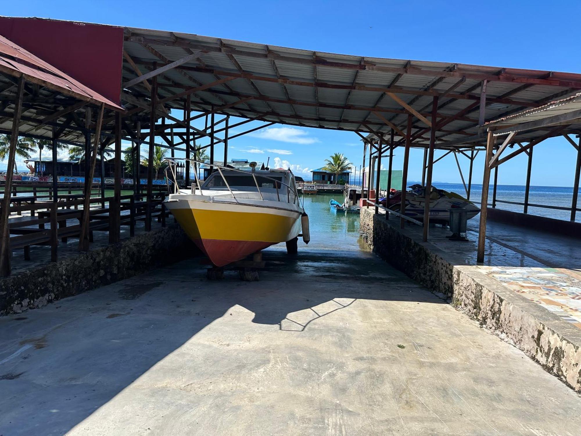 Hotel Mooi Park Sorong Esterno foto