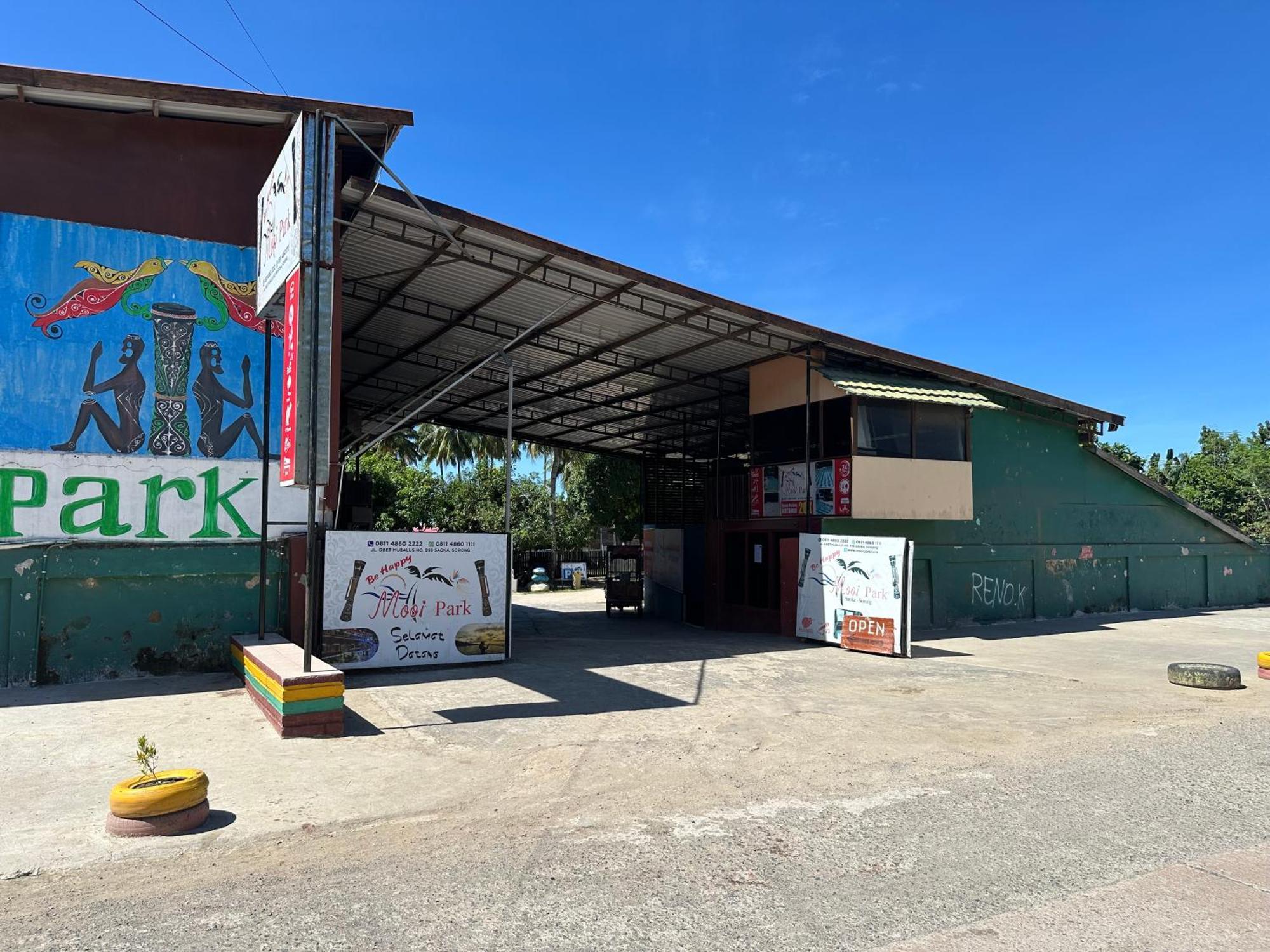 Hotel Mooi Park Sorong Esterno foto